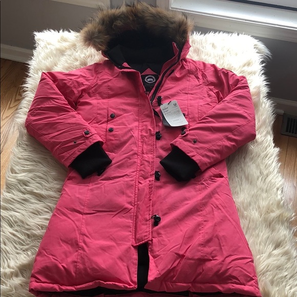 Canada Goose Jackets & Blazers - Read description, Canada Goose Parka. Size M.
